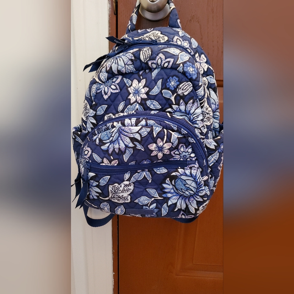 Vera Bradley Essential Compact Backpack Tropics Tapestry, Used